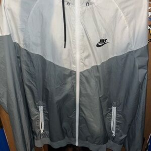 Nike Men's Two-Tone Gray Windbreaker